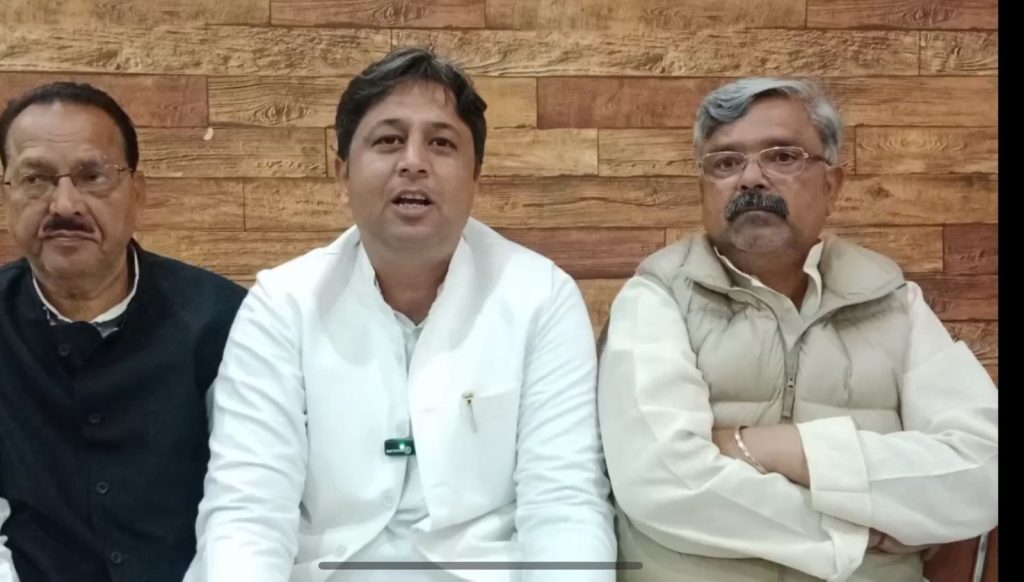 मेरठ में भाषा के सवाल पर मुलायम सिंह यादव की तारीफ कर गए जयंत चौधरी के बिजनौर सांसद चंदन चौहान।।