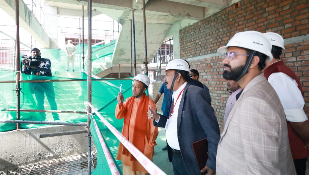 मेरठ में सीएम योगी : शिलान्यास के 3 बरस बाद हाल देखने खेल विवि पहुंचे