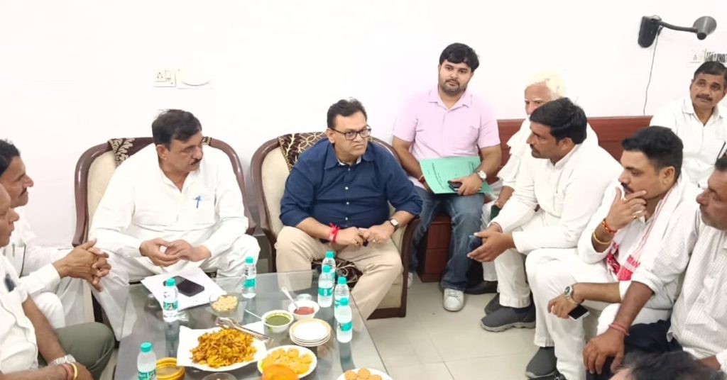 बूढ़पुर का सच सामने आया, जलशक्ति राज्य मंत्री दिनेश खटीक खुद पहुंचे जवाब लेने, हमारी रिपोर्ट के बाद अधिकारियों की ली क्लास