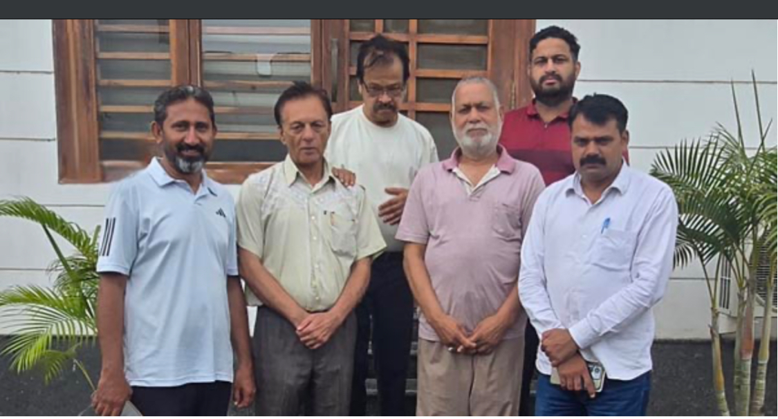 मेरठ के वरिष्ठ पत्रकारों ने उठाई जनसमस्याओं की आवाज़, शहरी विकास पर चर्चा