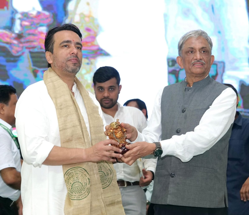 मेरठ में धर्मेंद्र प्रधान बोले – ‘खेती को जोड़ेंगे टेक्नोलॉजी से! जयंत चौधरी बोले – छात्रों- किसानों के लिए खुलेंगे नए दरवाजे