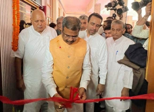 मेरठ में धर्मेंद्र प्रधान बोले – ‘खेती को जोड़ेंगे टेक्नोलॉजी से! जयंत चौधरी बोले – छात्रों- किसानों के लिए खुलेंगे नए दरवाजे
