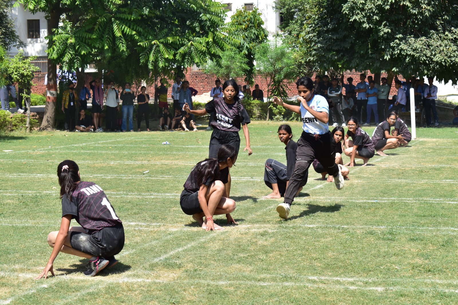 आईएएमआर ग्रुप ऑफ इंस्टीट्यूशंस में ‘इंटर-कॉलेजिएट स्पोर्ट्स वर्स’ का भव्य आयोजन