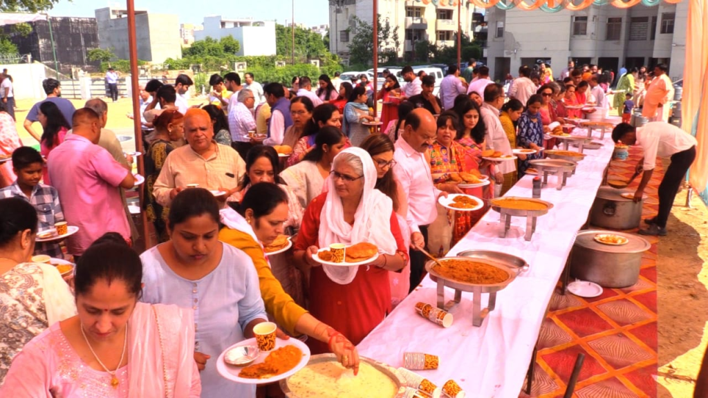 अंसल कोर्टयार्ड में मातृ शक्ति की भव्य पूजा, 700 से अधिक लोगों ने लिया भाग