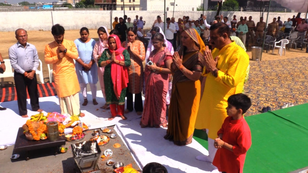 अंसल कोर्टयार्ड में मातृ शक्ति की भव्य पूजा, 700 से अधिक लोगों ने लिया भाग
