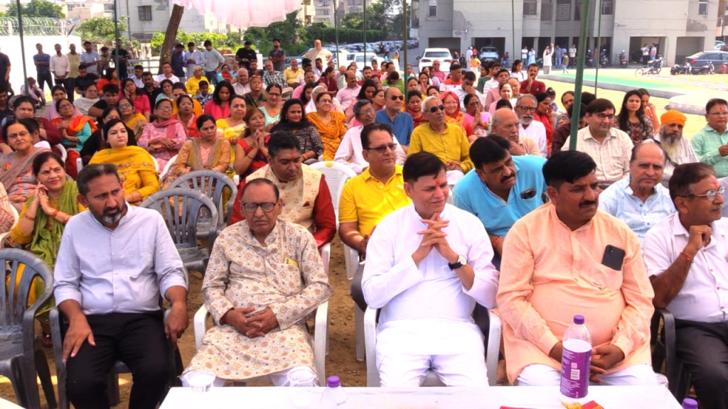 अंसल कोर्टयार्ड में मातृ शक्ति की भव्य पूजा, 700 से अधिक लोगों ने लिया भाग