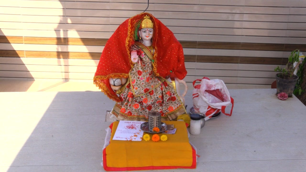 अंसल कोर्टयार्ड में मातृ शक्ति की भव्य पूजा, 700 से अधिक लोगों ने लिया भाग