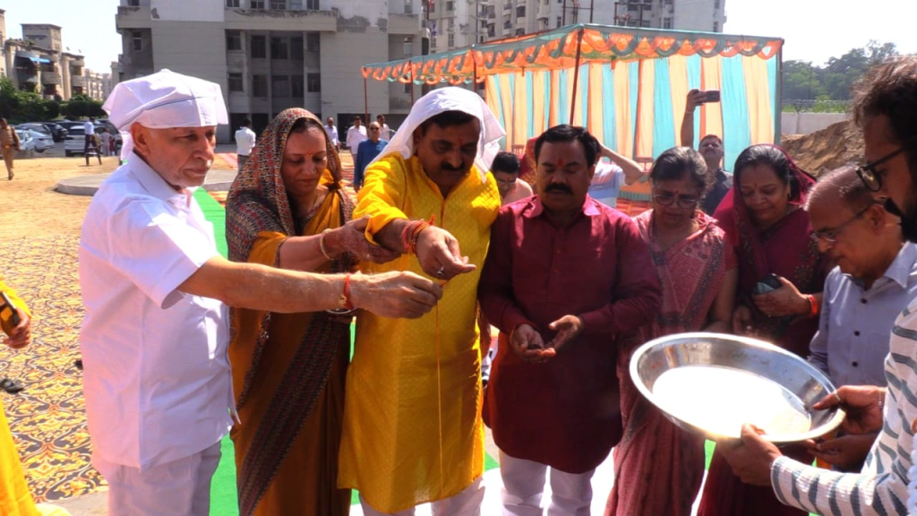 अंसल कोर्टयार्ड में मातृ शक्ति की भव्य पूजा, 700 से अधिक लोगों ने लिया भाग