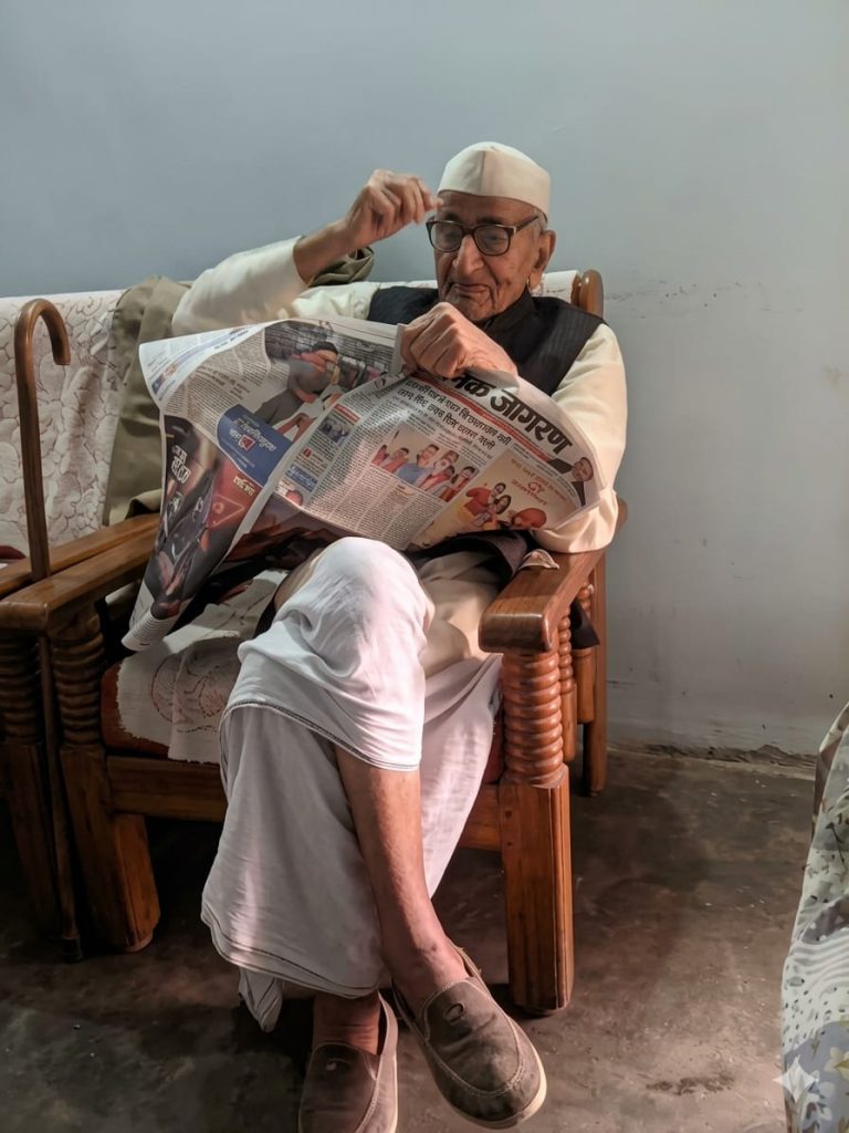 लोकतंत्र सेनानी जेपी हुए मौन !
