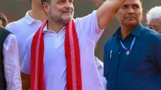 राहुल गांधी को मानहानि मामले में राहत, लखनऊ में स्वागत के बाद सुल्तानपुर जाते समय काफिले की गाड़ियां दुर्घटनाग्रस्त