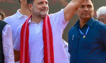 राहुल गांधी को मानहानि मामले में राहत, लखनऊ में स्वागत के बाद सुल्तानपुर जाते समय काफिले की गाड़ियां दुर्घटनाग्रस्त
